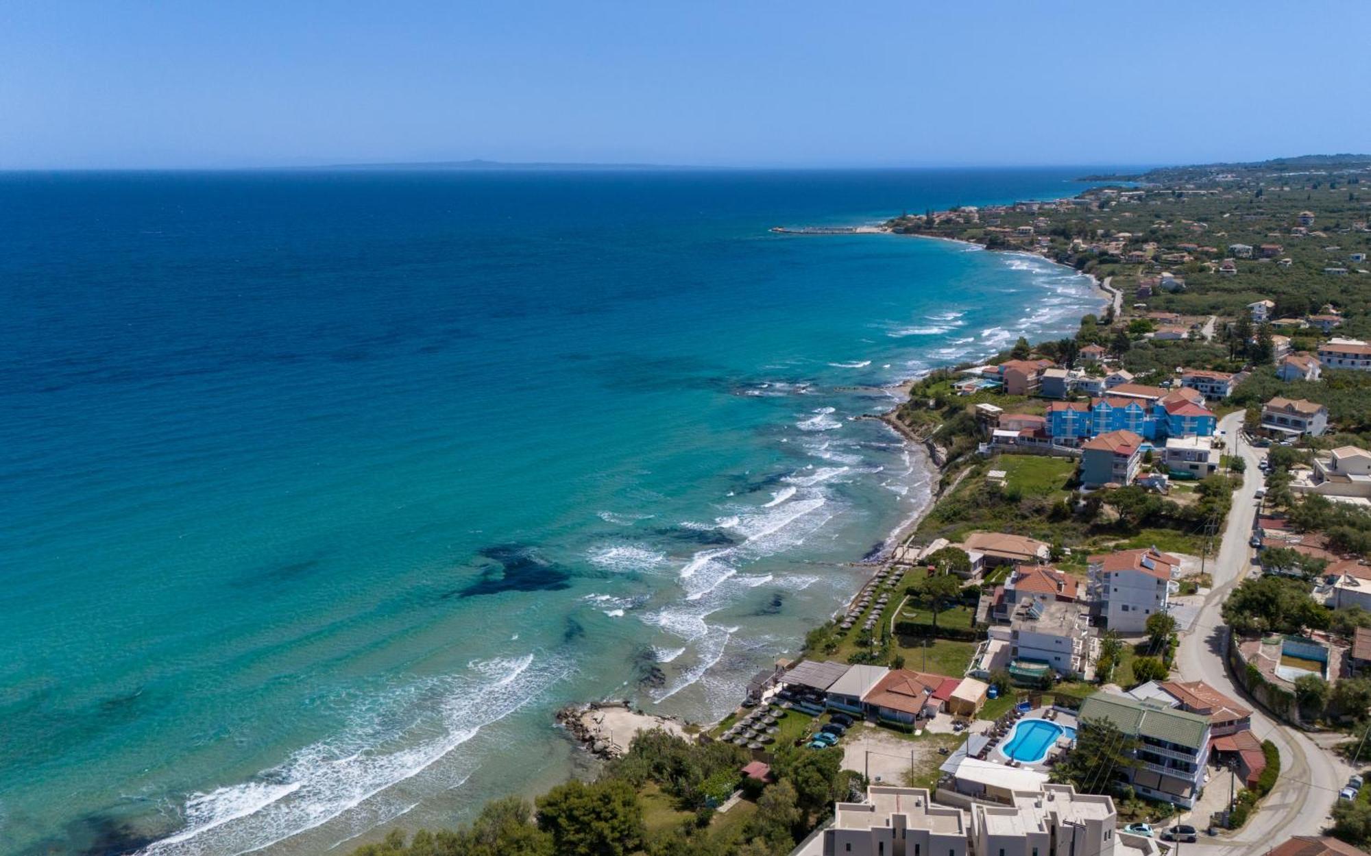 Amarylis Beachfront Studios Amoudi Bagian luar foto