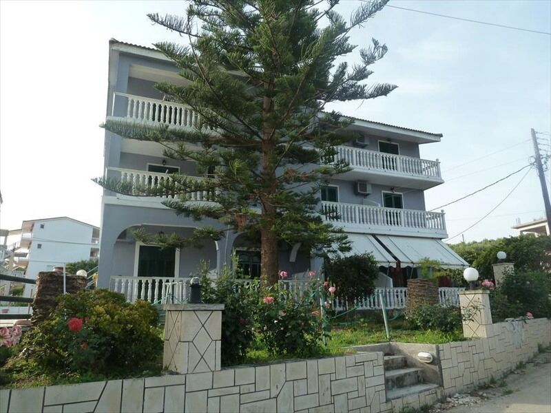 Amarylis Beachfront Studios Amoudi Bagian luar foto